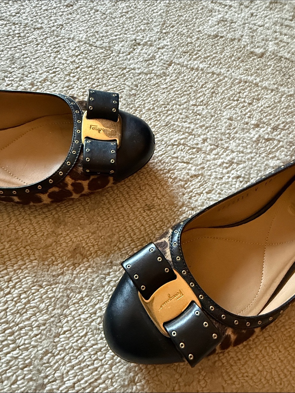 Ferragamo Varina Rare 6.5 Leopard Print Bow Toe Ballet Flats in Black & Burgundy - Picture 3 of 12